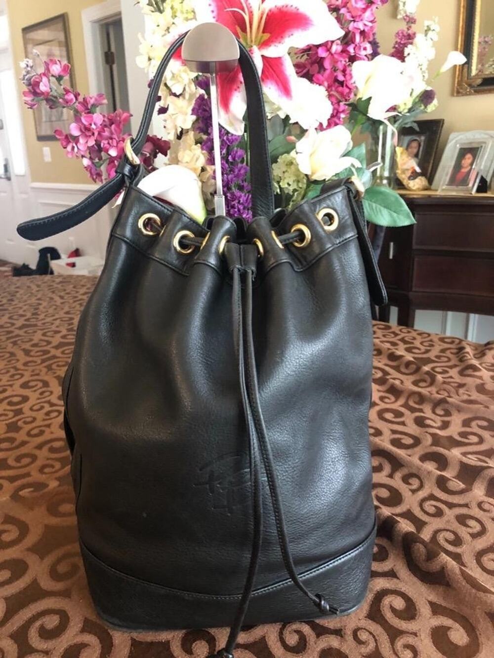 Pierre Balmain drawstring bucket tote bag purse (u120